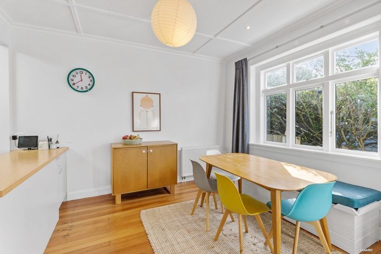 Photo of property in 54b Severn Street, Island Bay, Wellington, 6023