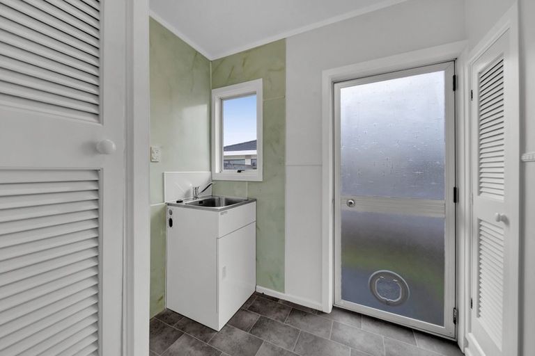 Photo of property in 8a Milmoe Street, Hawera, 4610