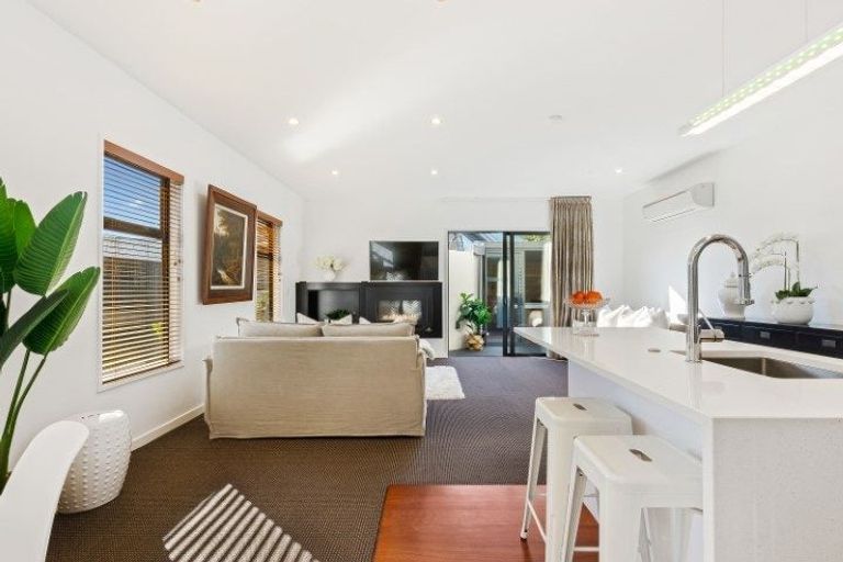 Photo of property in 10 Onslow Street, St Albans, Christchurch, 8014