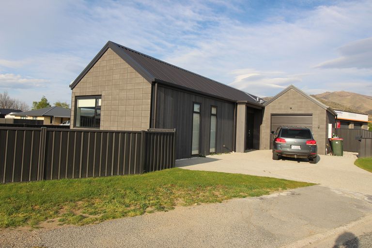 Photo of property in 1 Melmore Terrace, Cromwell, 9310
