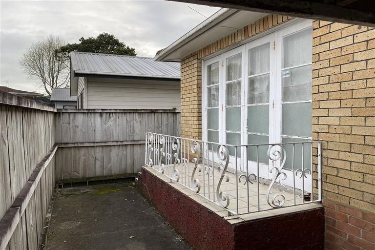Photo of property in 1/32 Great South Road, Papakura, 2110
