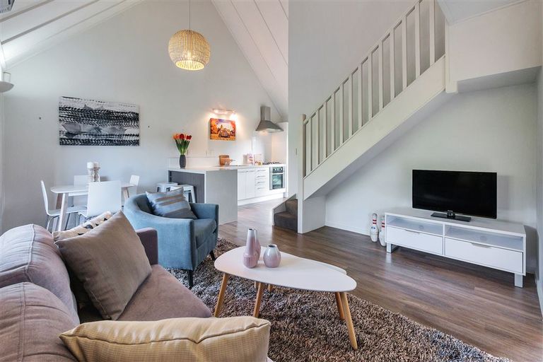 Photo of property in 12/58 Manuroa Road, Takanini, 2112