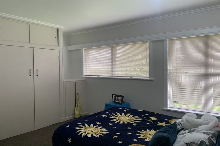 Photo of property in 90 Matipo Road, Te Atatu Peninsula, Auckland, 0610