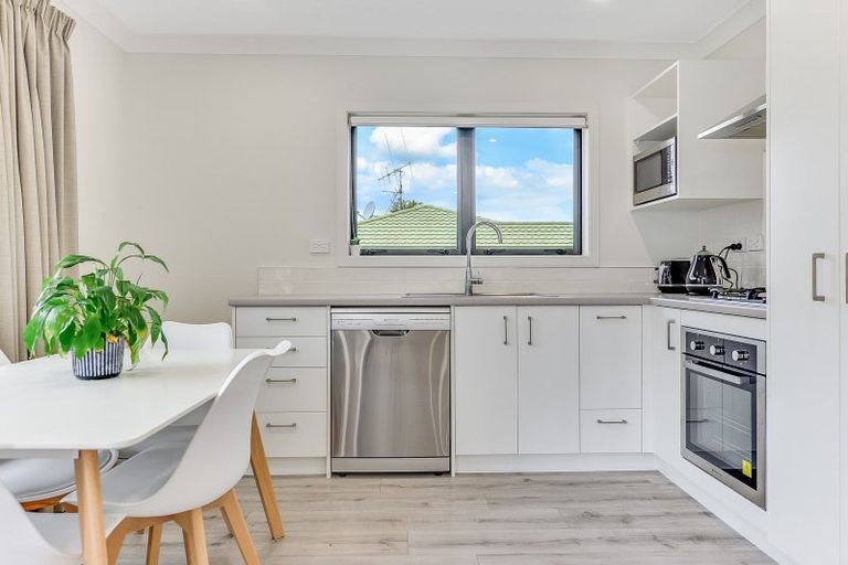 Photo of property in 33u2 Cowley Drive, Temple View, Hamilton, 3218