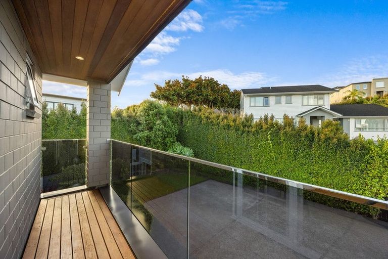 Photo of property in 4b Hilton Close, Fairview Heights, Auckland, 0632
