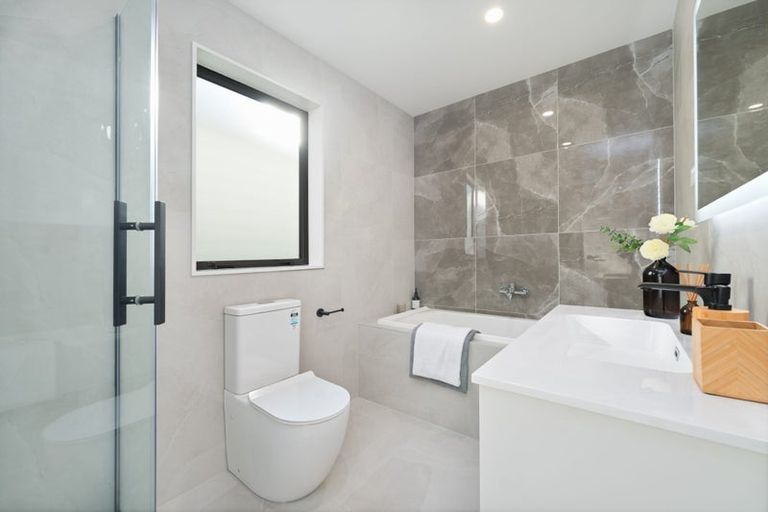 Photo of property in 28d Dellwood Avenue, Henderson, Auckland, 0612