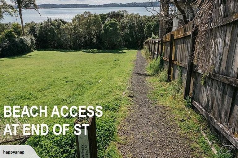 Photo of property in 1/9 Fathom Place, Te Atatu Peninsula, Auckland, 0610