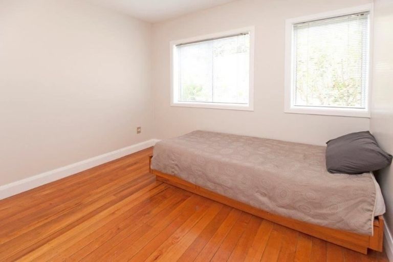 Photo of property in 5 Hiwi Crescent, Stanmore Bay, Whangaparaoa, 0932