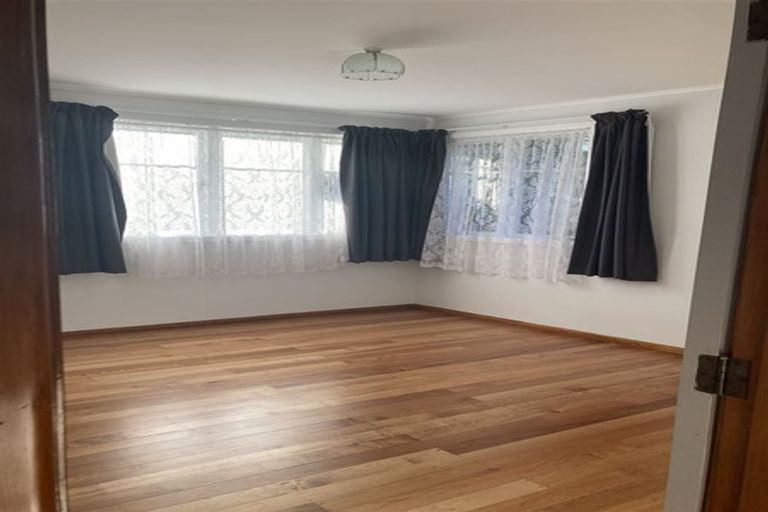 Photo of property in 4 Pomelo Road, Te Atatu South, Auckland, 0610