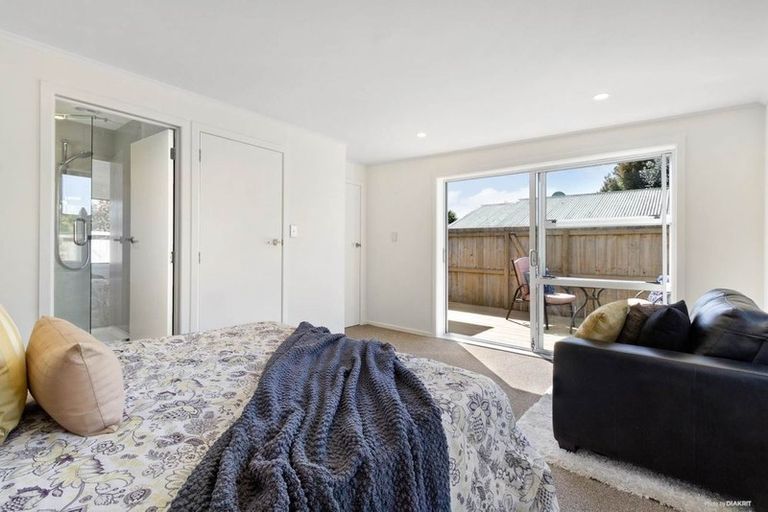 Photo of property in 27 Roby Street, Te Atatu Peninsula, Auckland, 0610