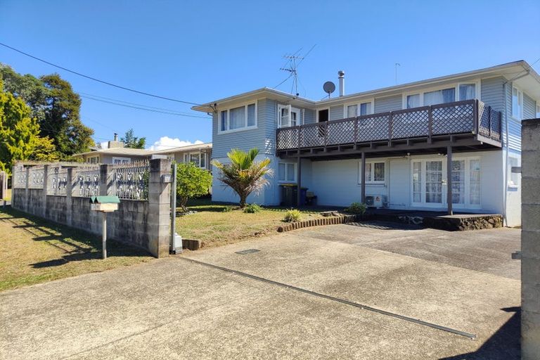 Photo of property in 26 Helena Street, Massey, Auckland, 0614