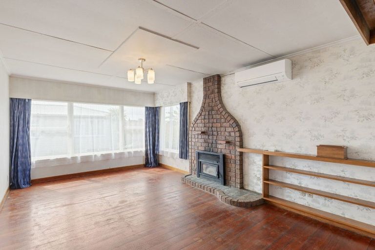 Photo of property in 3 Wiremu Place, Blagdon, New Plymouth, 4310