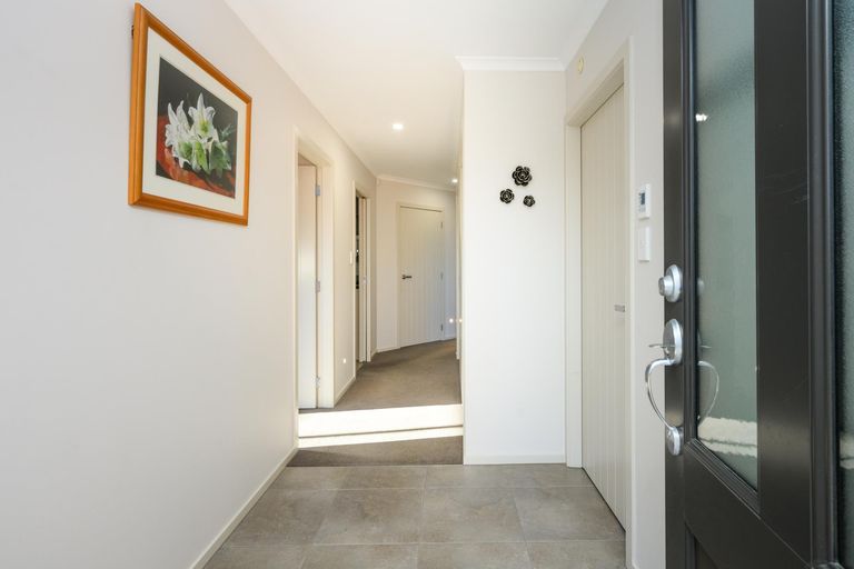 Photo of property in 13 Lorenzo Place, Kelvin Grove, Palmerston North, 4414