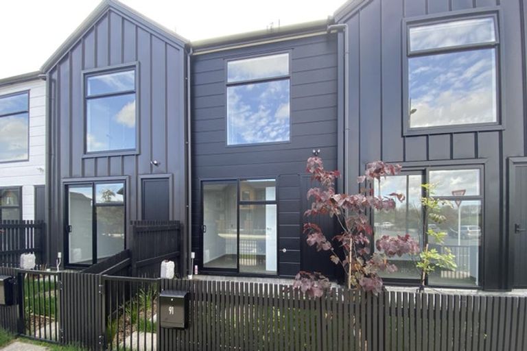 Photo of property in 91 Papatupu Way, Kumeu, 0810