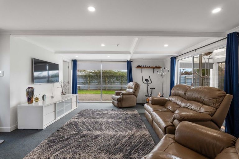 Photo of property in 59 Patu-kukupa Street, Manaia, 4612