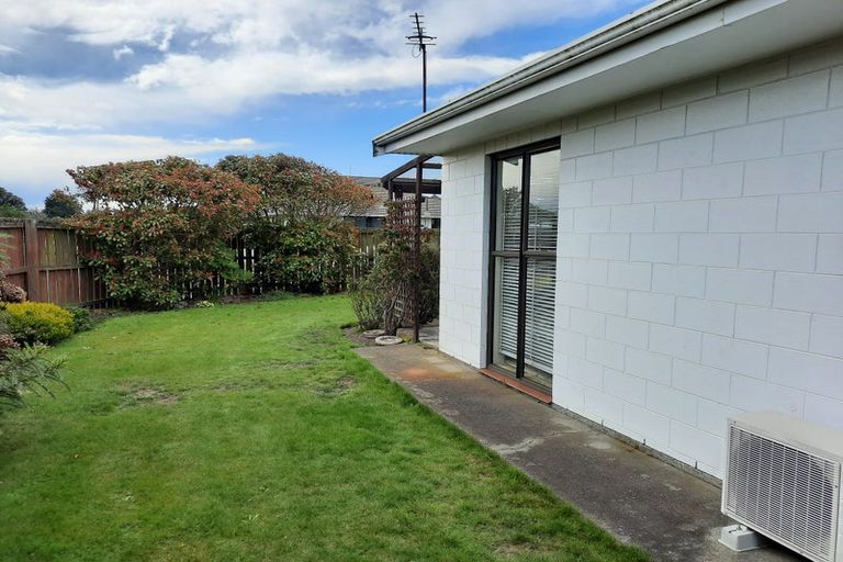 Photo of property in 122 Effingham Street, North New Brighton, Christchurch, 8083