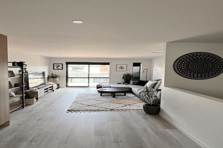 Photo of property in 6 Parenga Lane, Kumeu, 0810