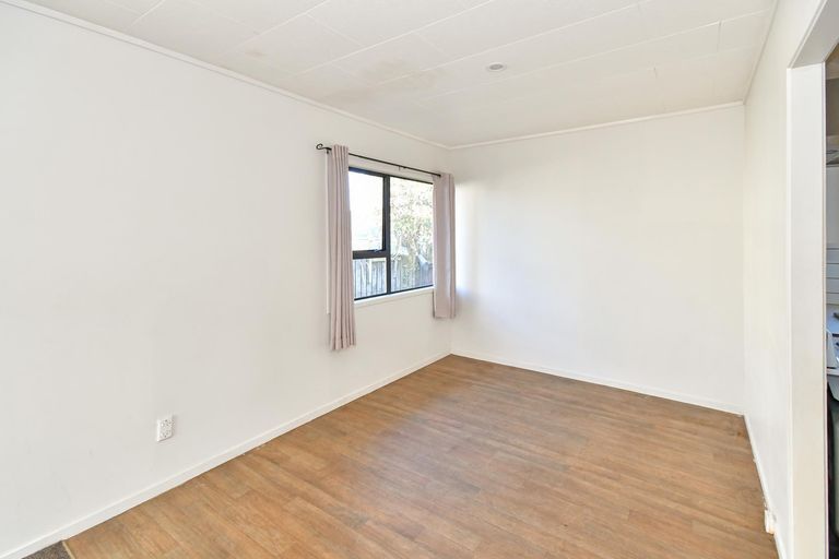 Photo of property in 2/17 Anglers Way, Wattle Downs, Auckland, 2102