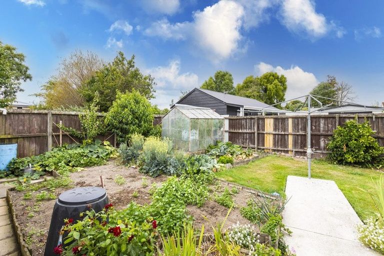 Photo of property in 15 Whitehall Street, Mairehau, Christchurch, 8013