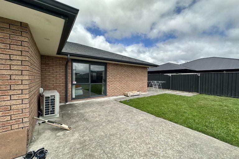 Photo of property in 33 Hopkirk Avenue, Wallaceville, Upper Hutt, 5018