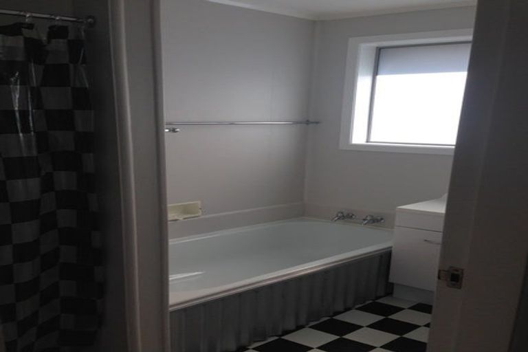 Photo of property in 161 Orangi Kaupapa Road, Northland, Wellington, 6012