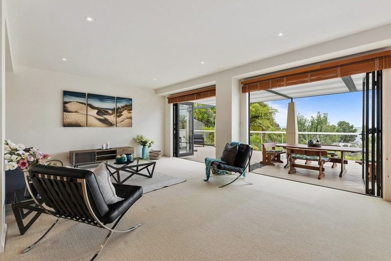 Photo of property in 32a Langton Road, Stanmore Bay, Whangaparaoa, 0932