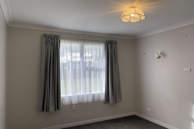 Photo of property in 23 Beazley Crescent, Tikipunga, Whangarei, 0112