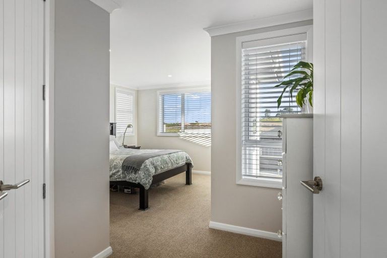 Photo of property in 140 Godfrey Drive, Orewa, 0931