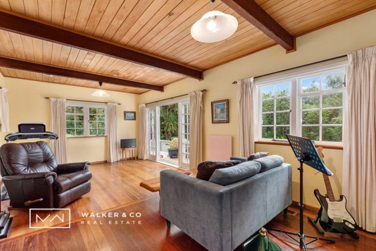 Photo of property in 4 Elmslie Road, Pinehaven, Upper Hutt, 5019