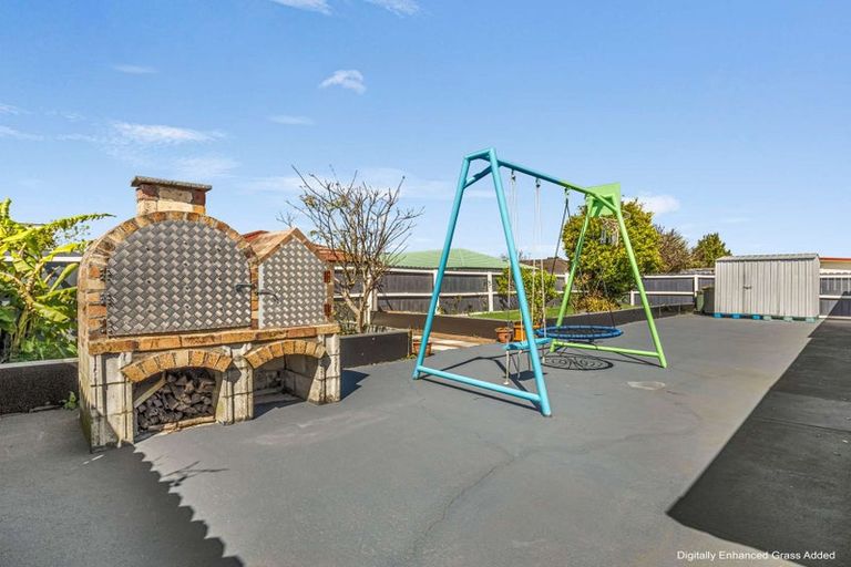 Photo of property in 526 Massey Road, Mangere, Auckland, 2022