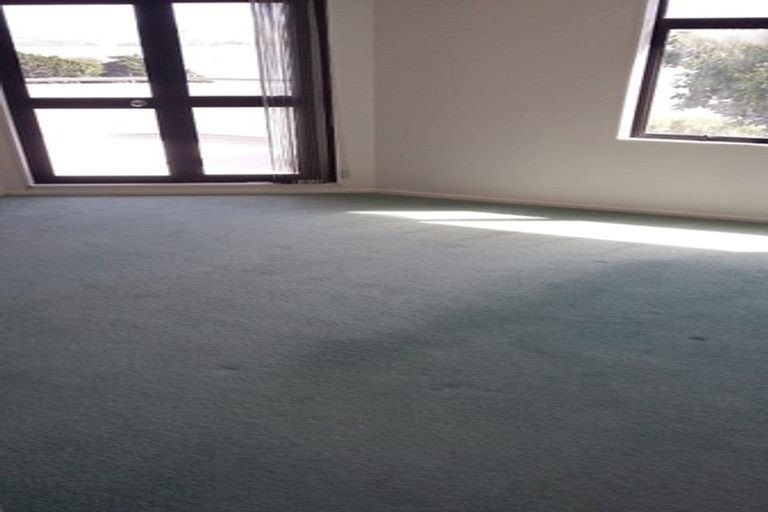 Photo of property in 52 Molyneux Close, Whitby, Porirua, 5024