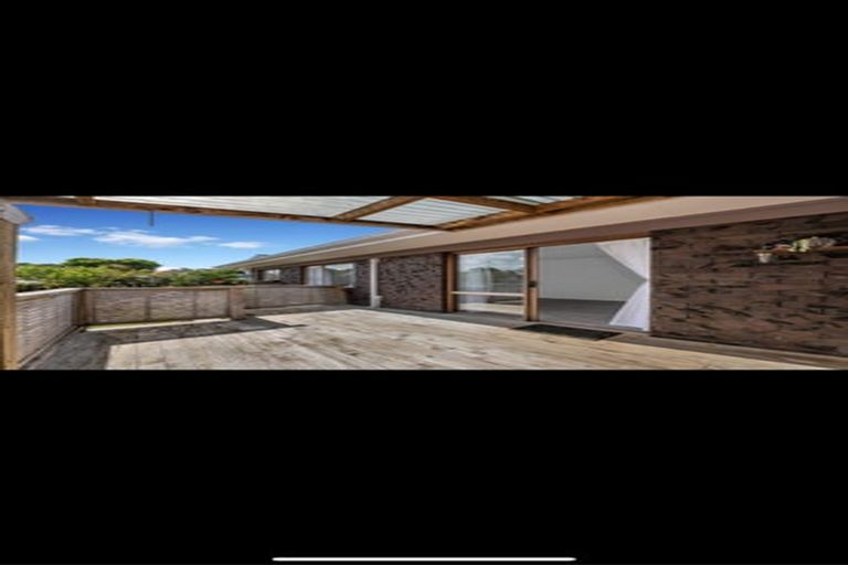 Photo of property in 1/16 Archmillen Avenue, Pakuranga Heights, Auckland, 2010