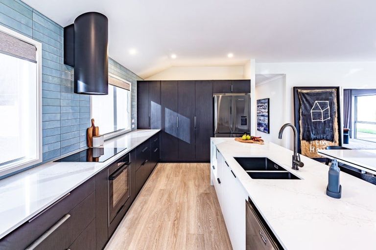 Photo of property in 37 Magnolia Crescent, Tawhero, Whanganui, 4501