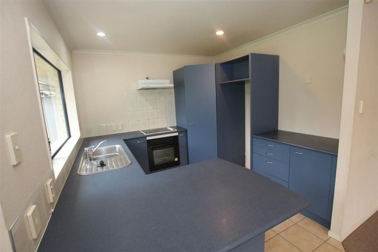 Photo of property in 61 Armoy Drive, East Tamaki, Auckland, 2016