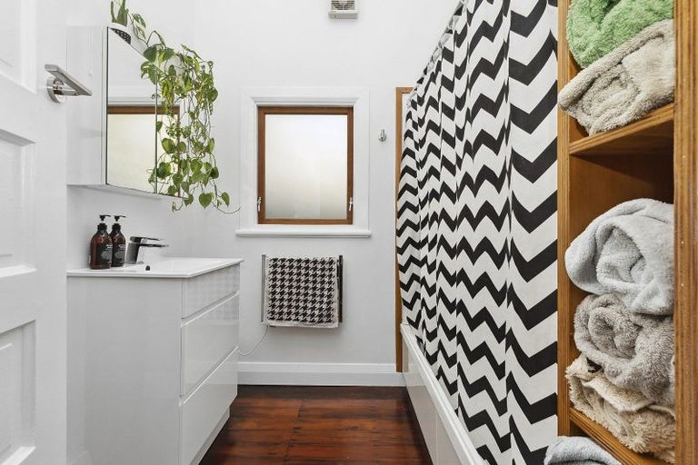 Photo of property in 25 Salek Street, Kilbirnie, Wellington, 6022