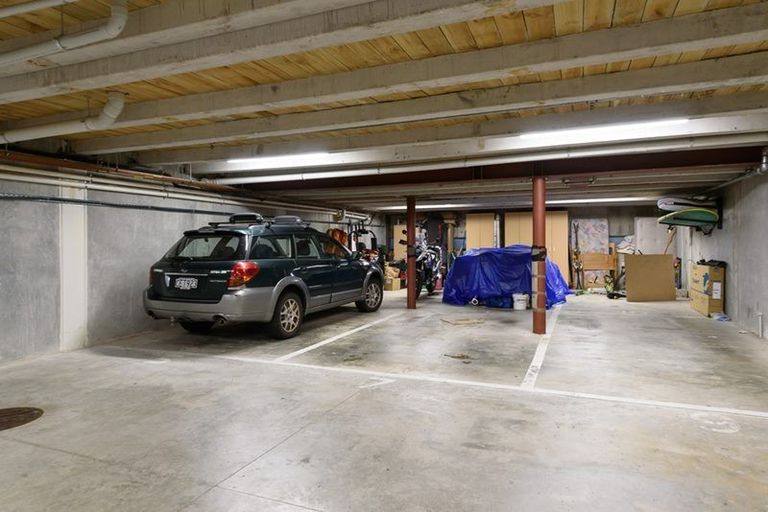 Photo of property in 2a/22 Telford Terrace, Oriental Bay, Wellington, 6011