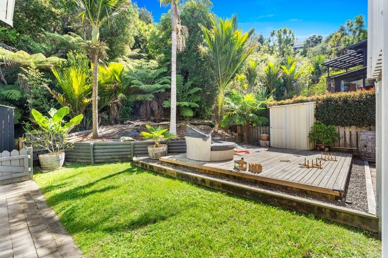 Photo of property in 15 Reynolds Place, Torbay, Auckland, 0630