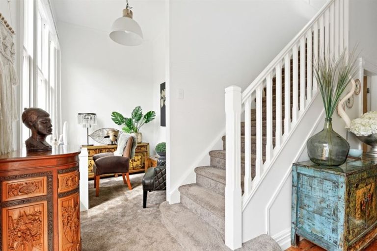 Photo of property in 20 Hebe Place, Birkenhead, Auckland, 0626