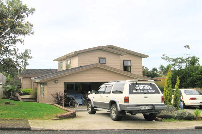 Photo of property in 16 Rosario Crescent, Red Beach, 0932