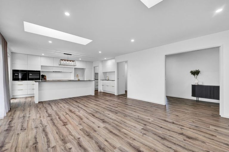 Photo of property in 74 Turuturu Road, Hawera, 4674