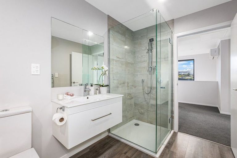 Photo of property in 18a Omaka Place, Aotea, Porirua, 5024