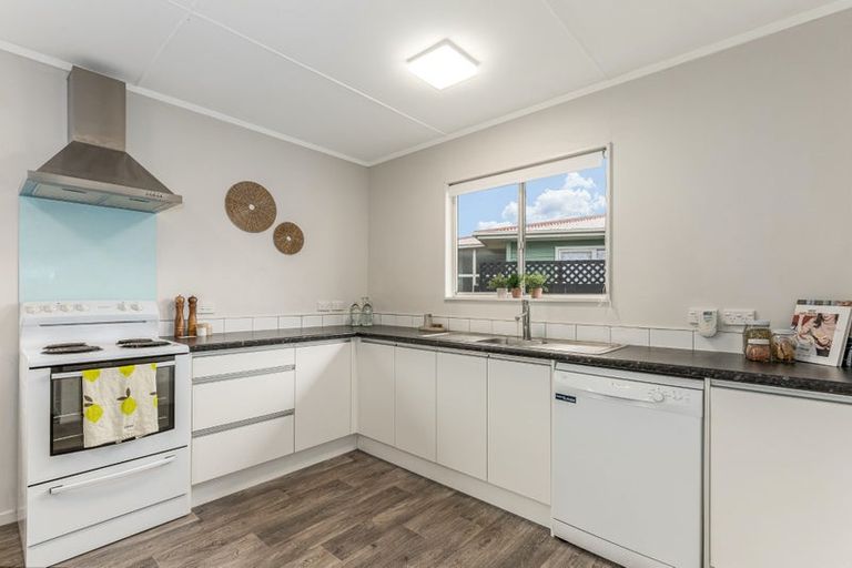 Photo of property in 40 Hamstead Street, Wainuiomata, Lower Hutt, 5014