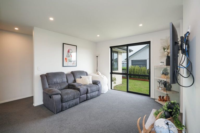 Photo of property in 12 Pegasus Place, Seaward Bush, Invercargill, 9812