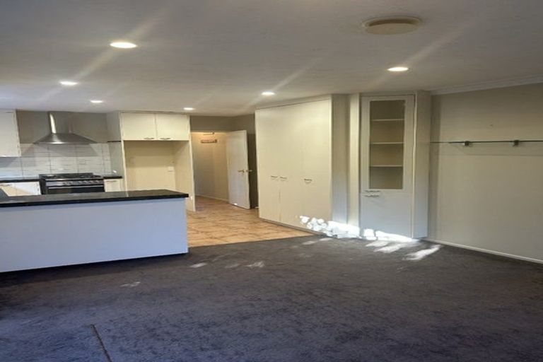 Photo of property in 34 Regency Crescent, Redwood, Christchurch, 8051