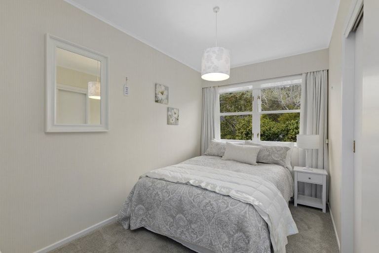 Photo of property in 4 Harewood Grove, Pinehaven, Upper Hutt, 5019