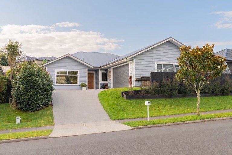 Photo of property in 32 Ballintoy Park Drive, Welcome Bay, Tauranga, 3175