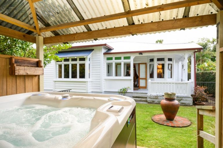 Photo of property in 74 Pitama Road, Awapuni, Palmerston North, 4412