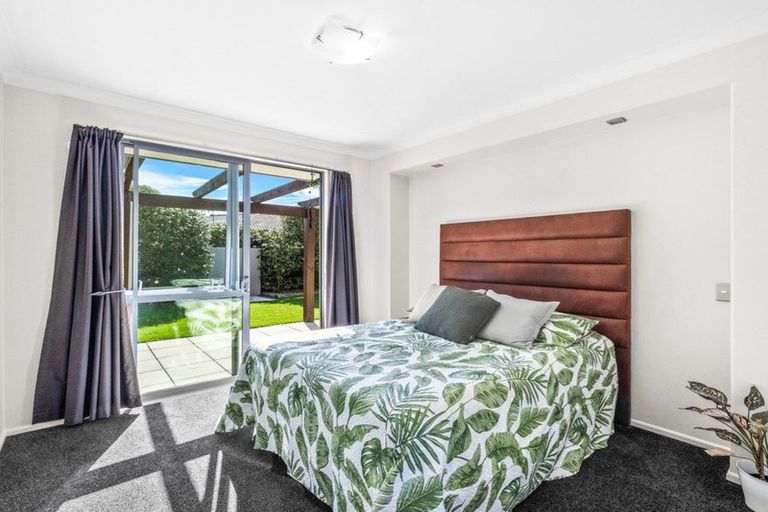 Photo of property in 20 Evergreen Place, Parklands, Christchurch, 8083