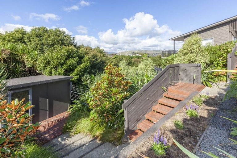 Photo of property in 3 Lamont Place, Waikanae, 5036