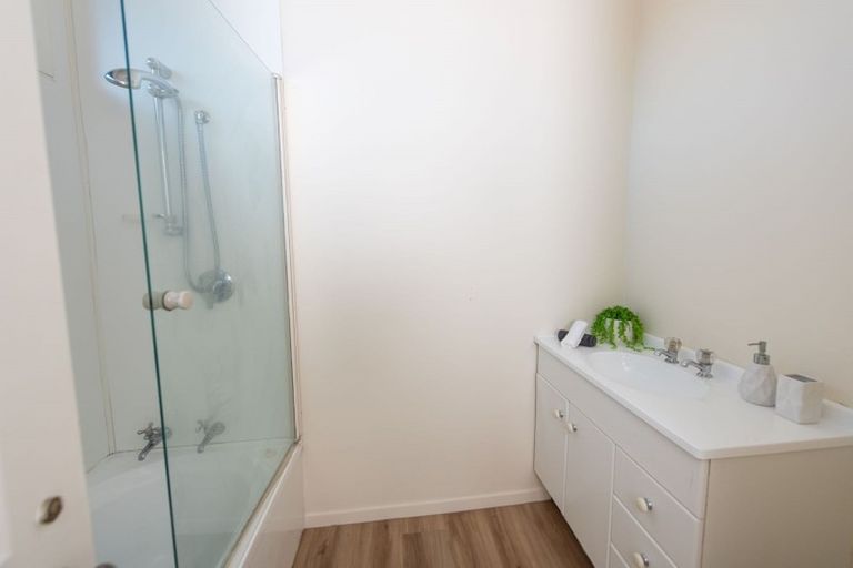 Photo of property in 102 Randolph Street, Woolston, Christchurch, 8062